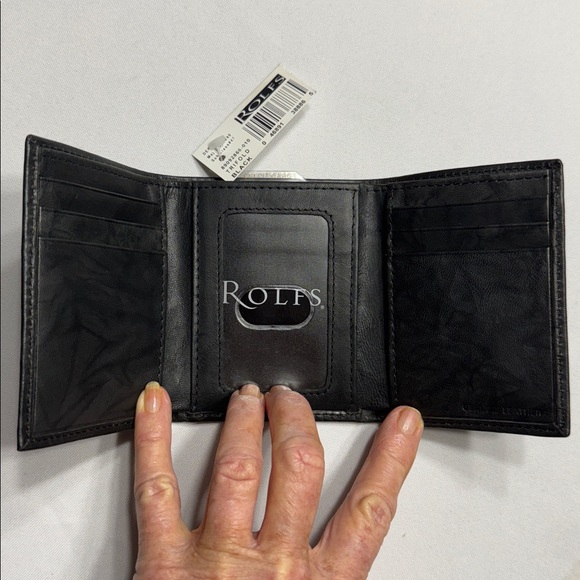 (2) NWT Rolf’s genuine leather tri-fold men’s wallets. 1 brown & 1 black - Picture 4 of 12